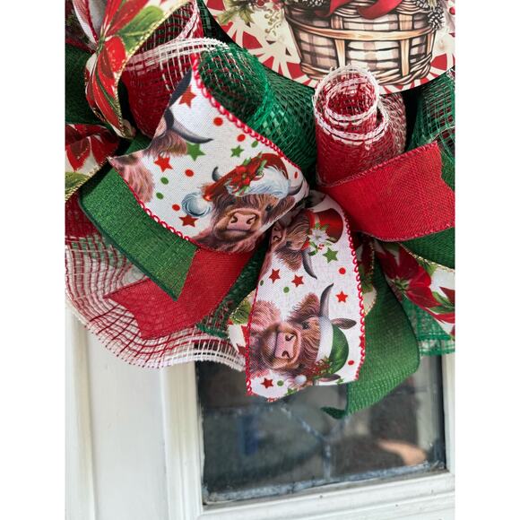 Christmas Highland Cow Wreath | Red and Green Holiday Wreath, Christmas Wreath - Picture 3 of 7